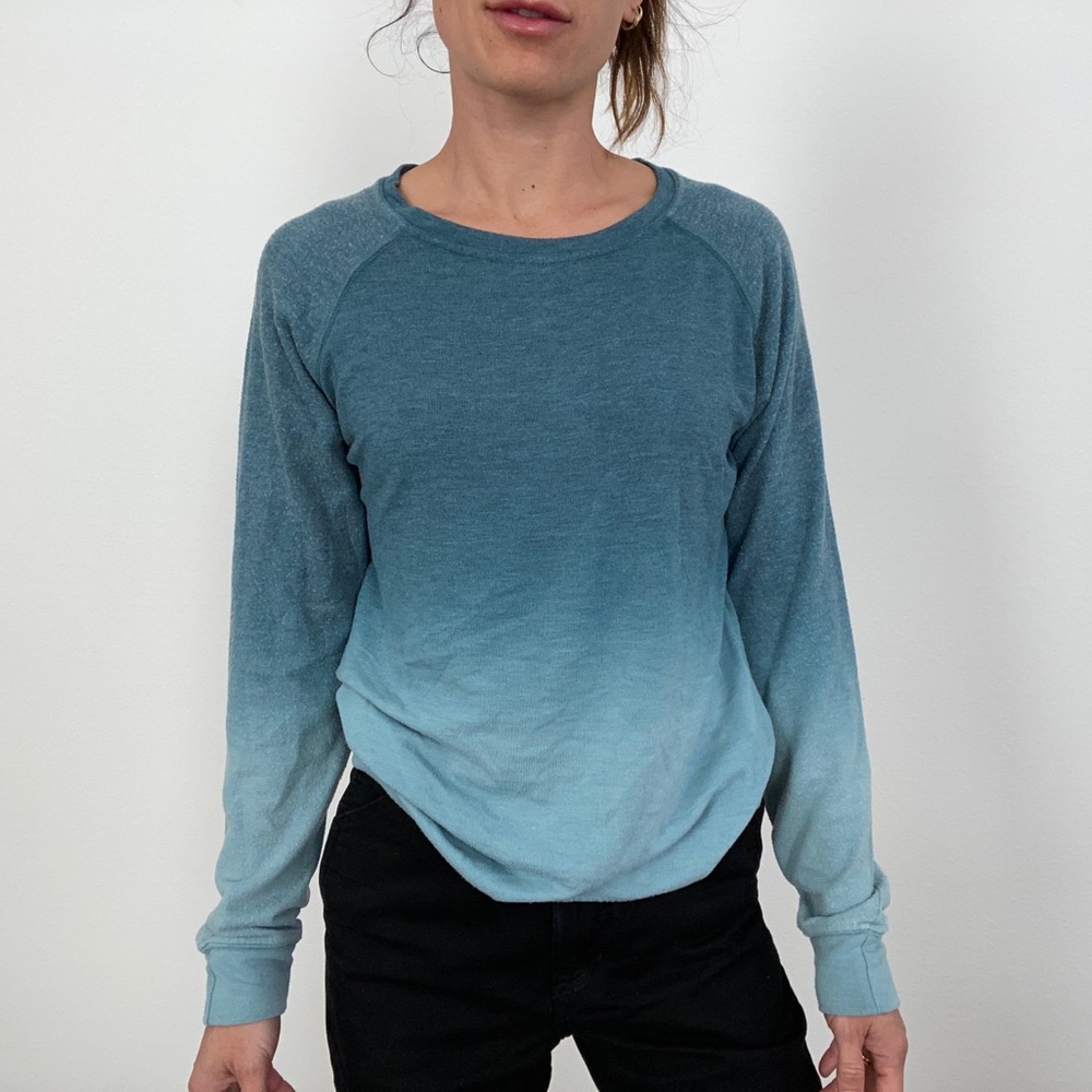 William B Ombre Crewneck